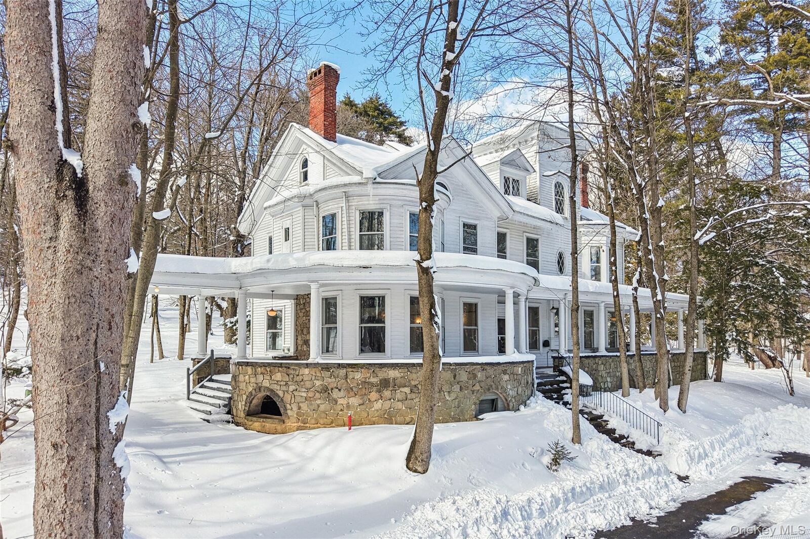 Property Photo:  406 N Broadway  NY 10960 