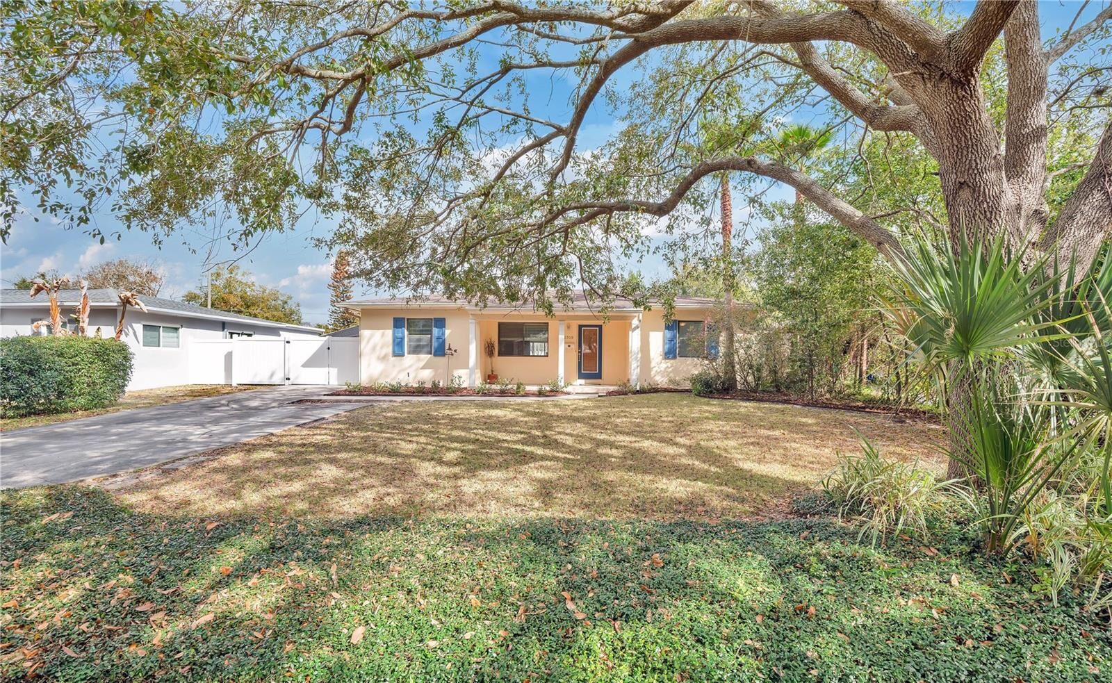 Property Photo:  3709 Mockingbird Lane  FL 32803 