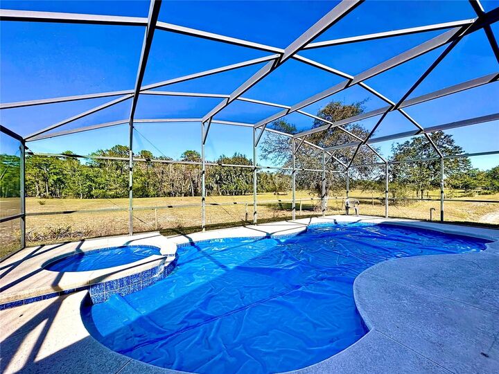 Property Photo:  2281 Royal Ridge Drive  FL 33896 