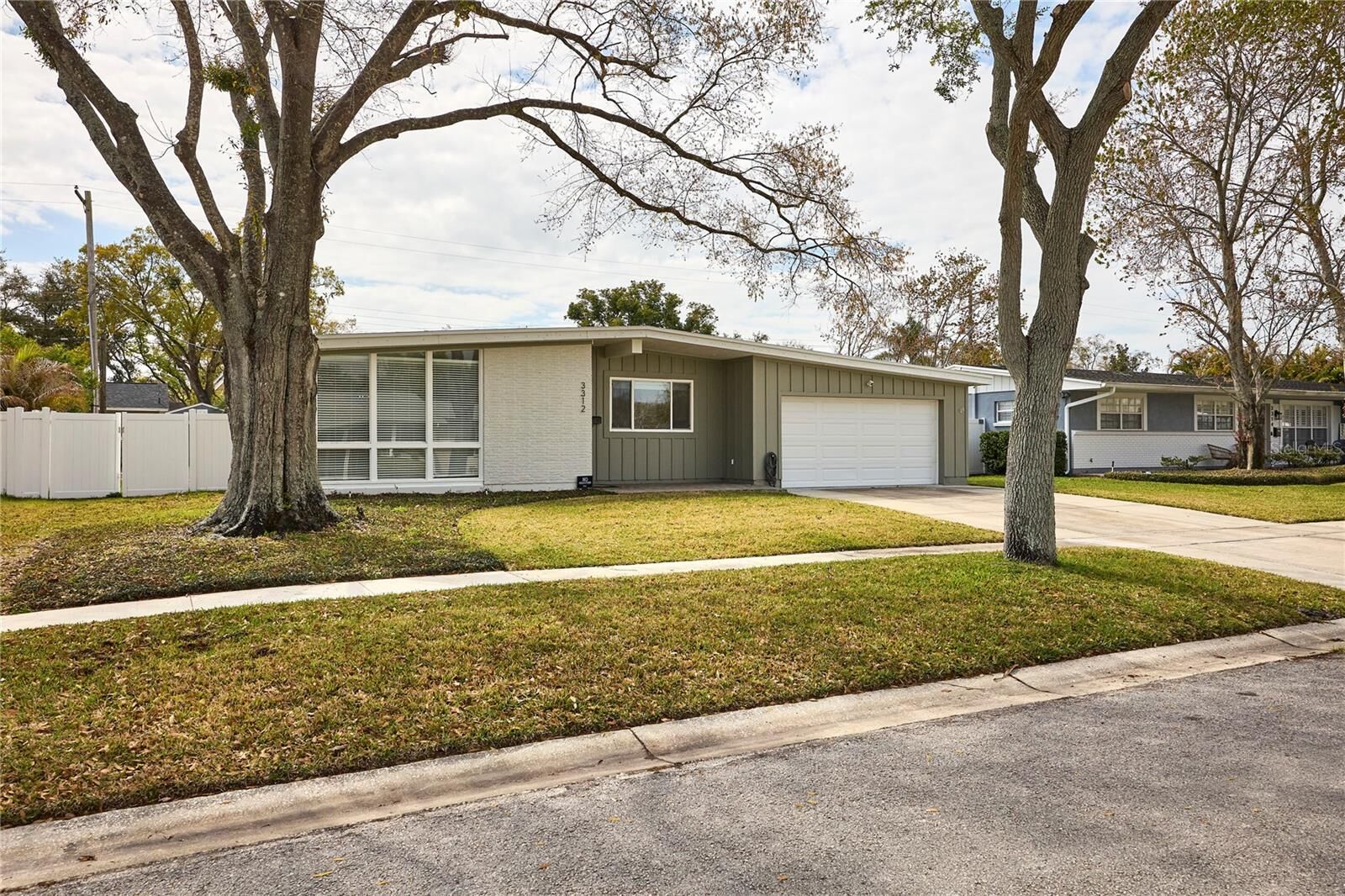 Property Photo:  3312 Nakora Drive  FL 33618 