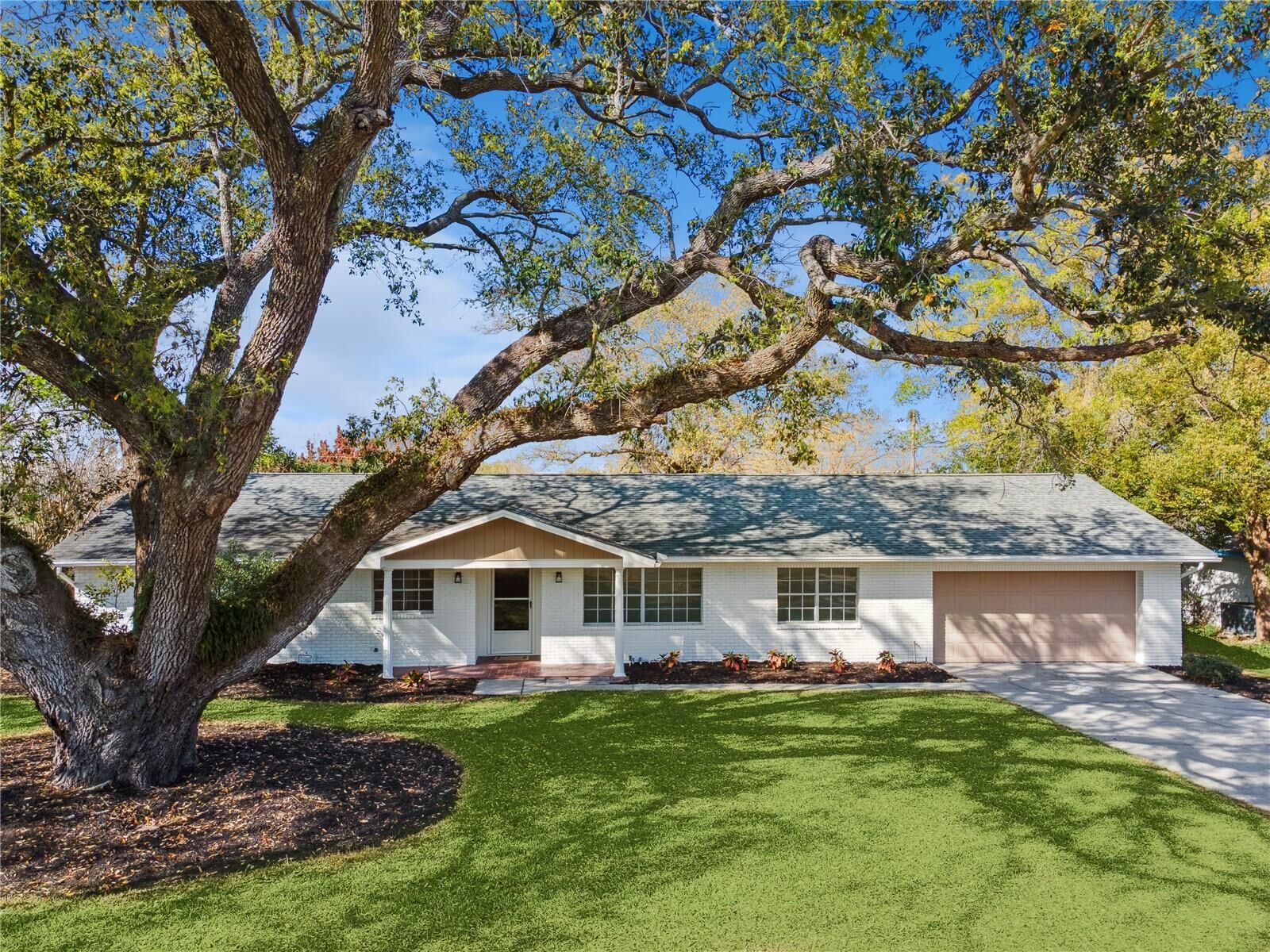 Property Photo:  1528 Hallam Court S  FL 33813 