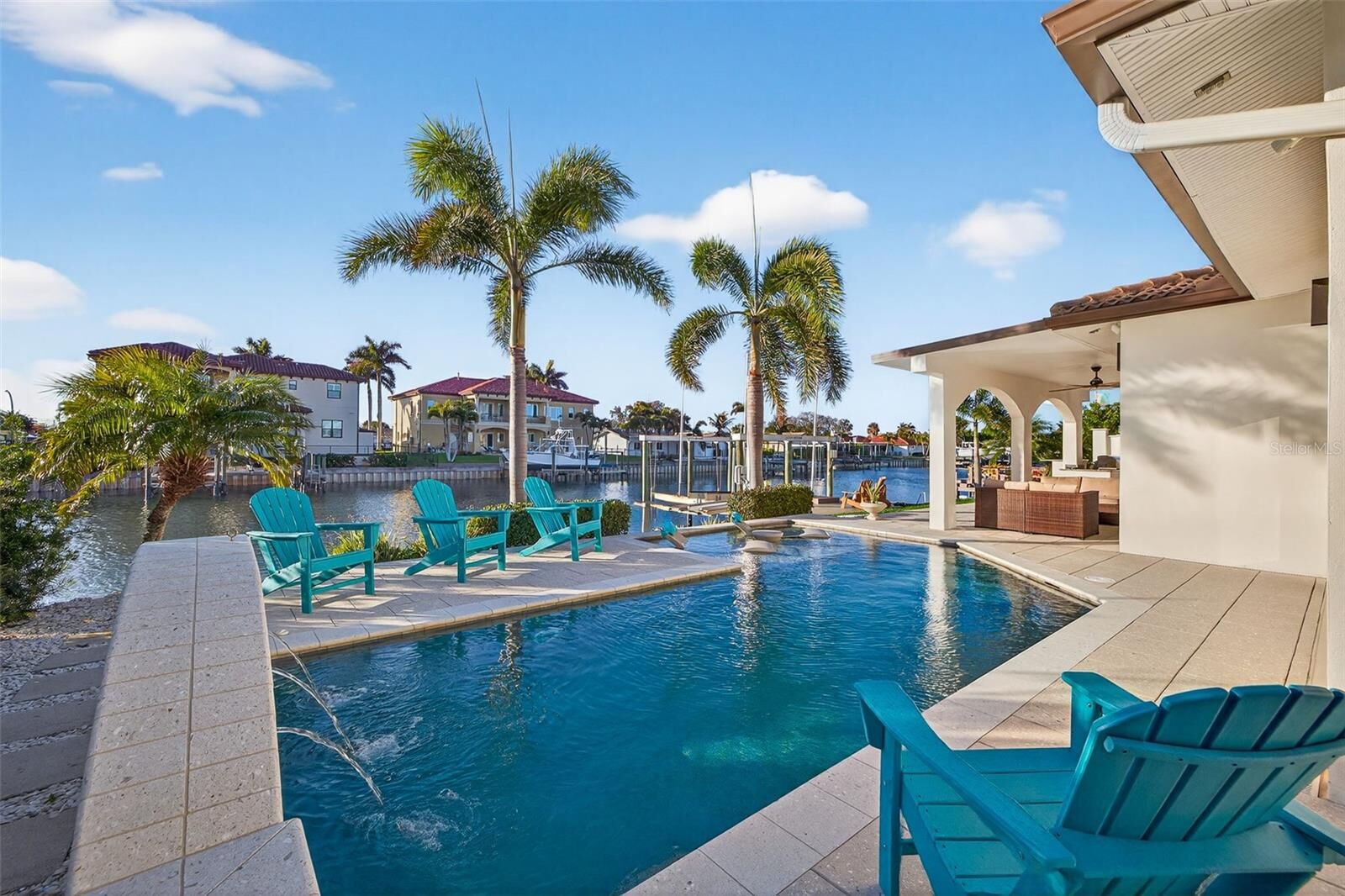 Property Photo:  1967 Iowa Avenue NE  FL 33703 