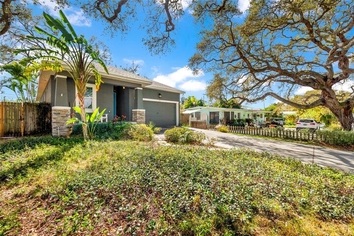 Property Photo:  131 Pennsylvania Avenue  FL 34683 