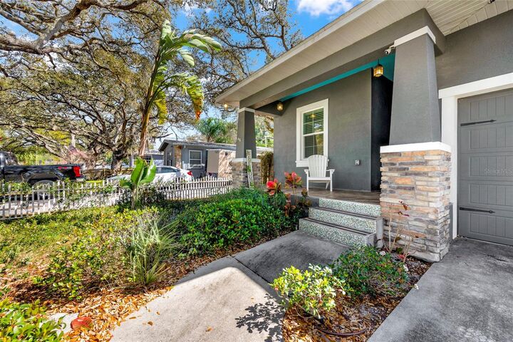 Property Photo:  131 Pennsylvania Avenue  FL 34683 