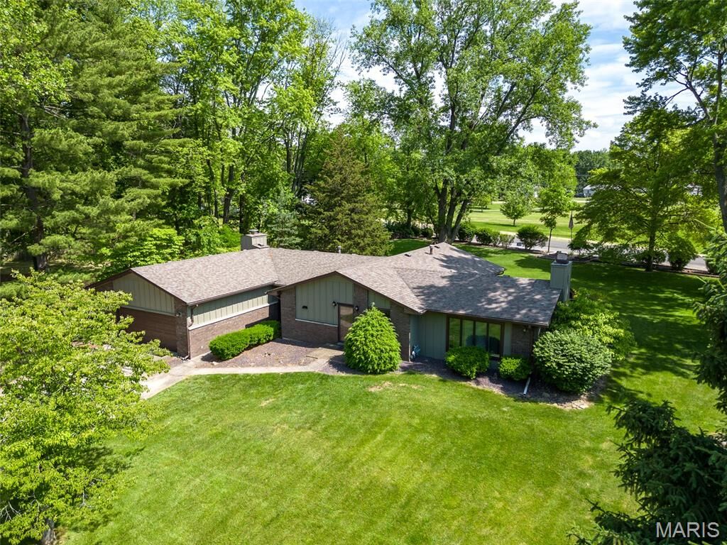 Property Photo:  11 Glen Hollow Road  IL 62034 