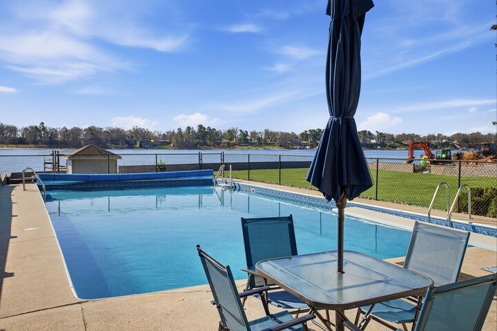 Property Photo:  530 Glenwood Avenue  MI 49445 