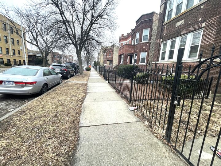 Property Photo:  4913 W Jackson Boulevard  IL 60644 