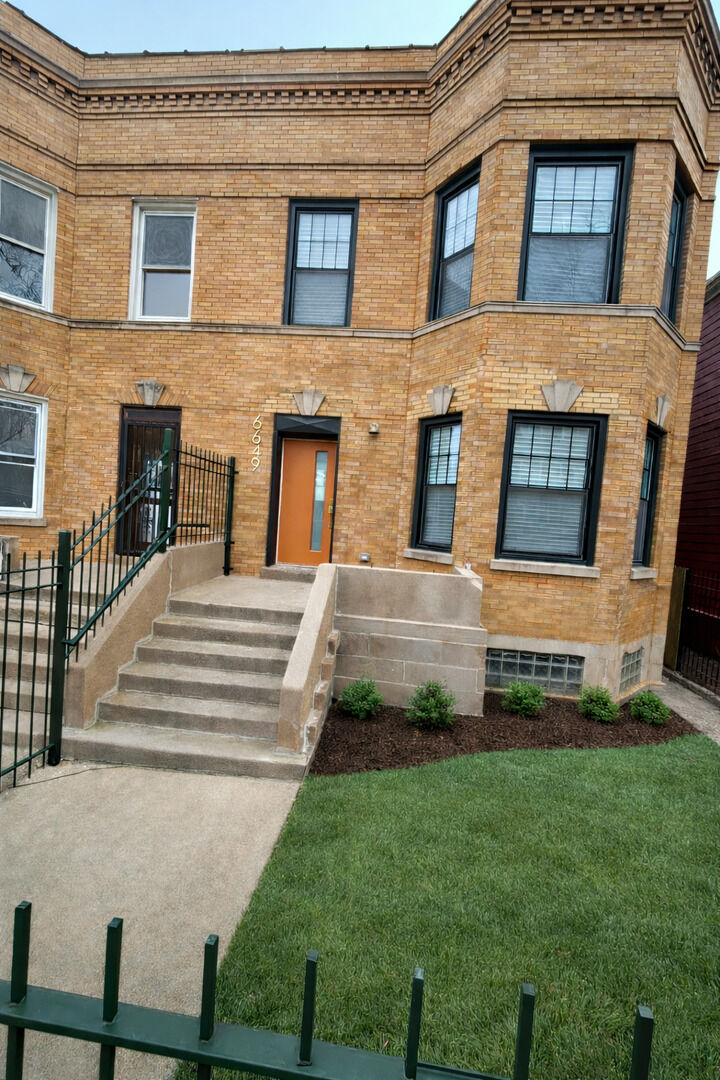 Property Photo:  6649 S Woodlawn Avenue 1  IL 60637 
