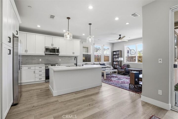 Property Photo:  780 Haystack Place  CA 93405 