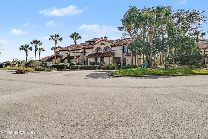 Property Photo:  3809 Lavista Circle 204  FL 32217 