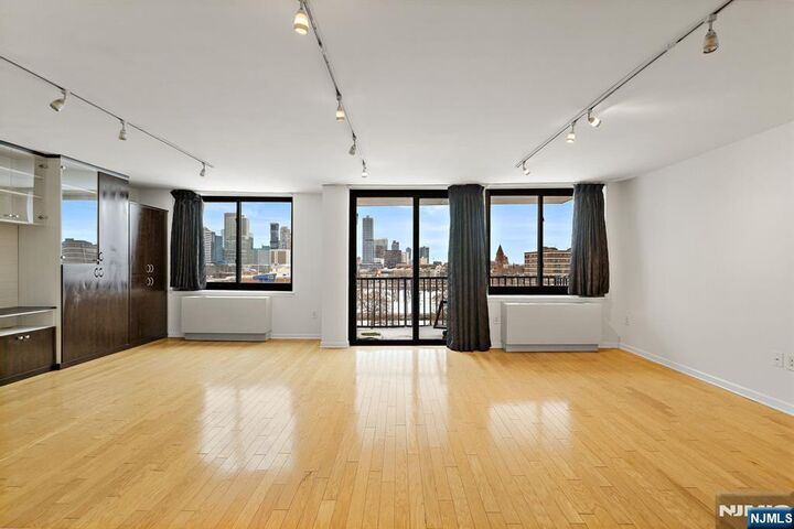 Property Photo:  700 Grove Street 9-M  NJ 07310 