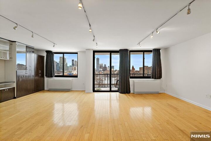 Property Photo: 700 Grove Street 9-M NJ 07310