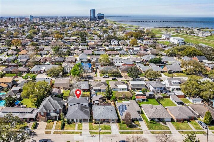 Property Photo:  1424 Homestead Avenue  LA 70005 