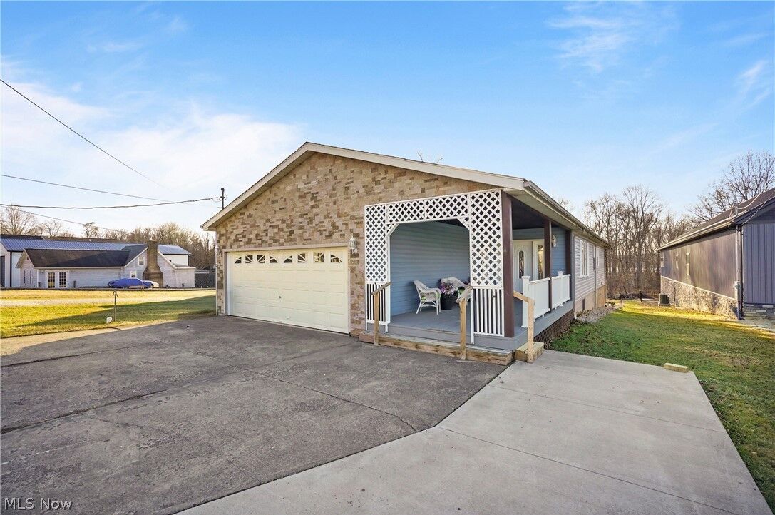 Property Photo:  2282 Heston Drive  OH 44429 