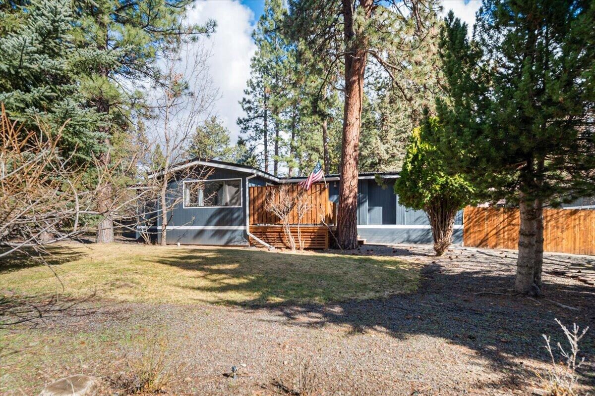 Property Photo:  60952 McMullin Drive  OR 97702 