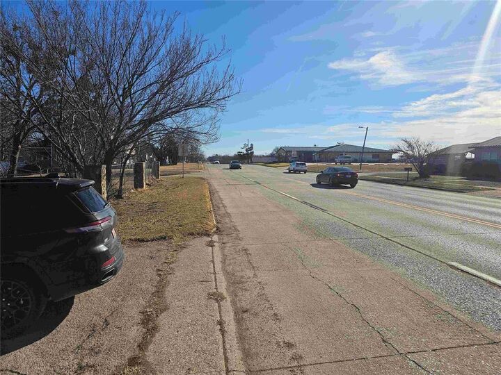 Property Photo:  310 E Oklahoma Avenue  OK 73086 
