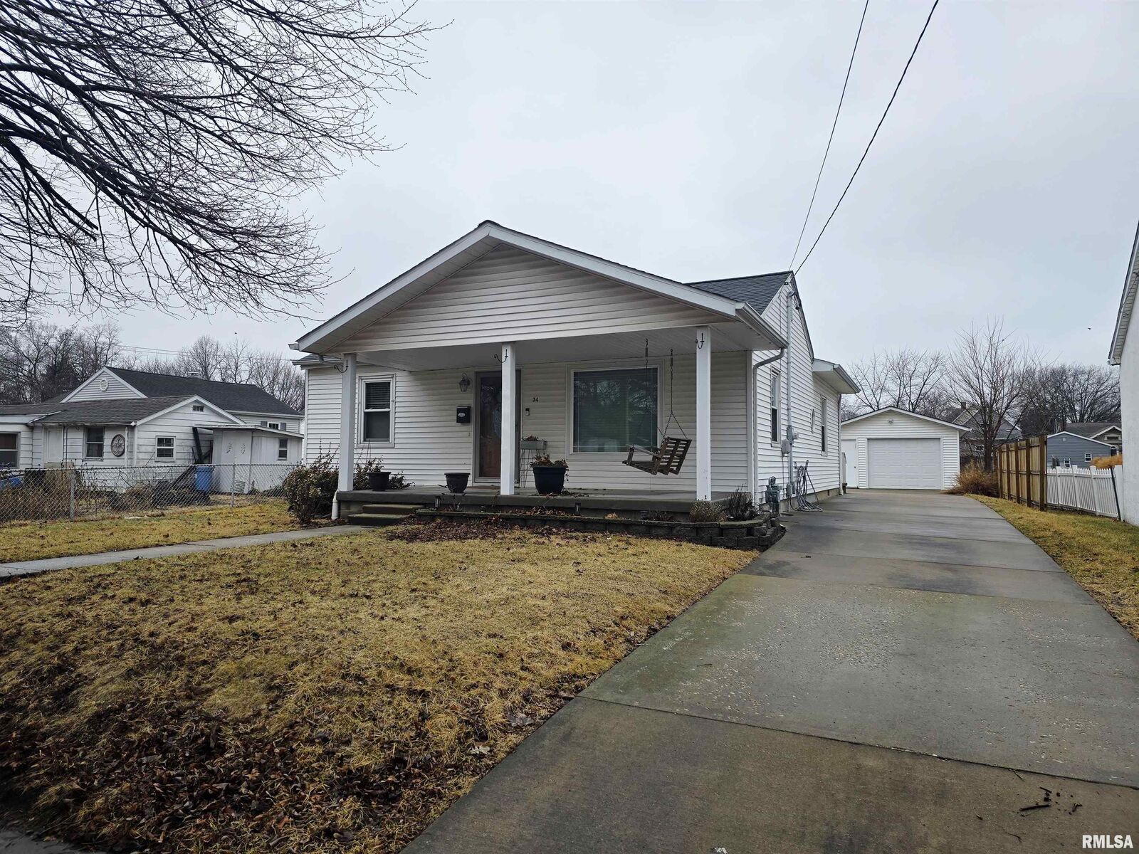 Property Photo:  34 8th Avenue  IL 61520 