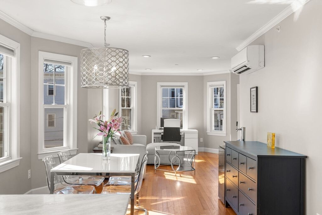 Property Photo:  15 Laurel Street 3  MA 02476 