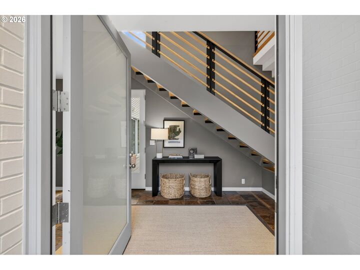 Property Photo: 7616 NW Thompson Rd OR 97229