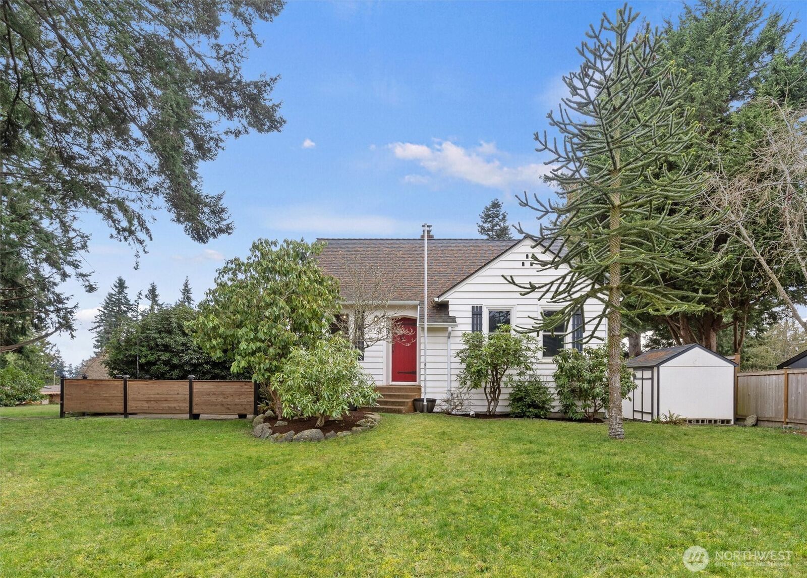 Property Photo:  21522  92nd Avenue W  WA 98020 