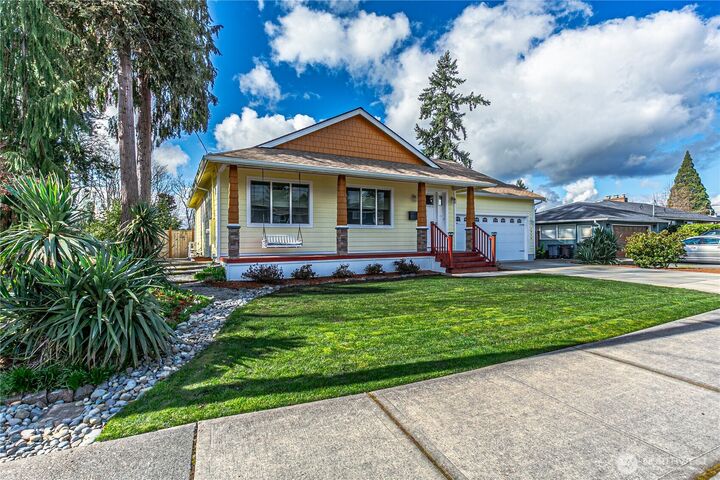 Property Photo:  1930  Westridge Avenue W  WA 98466 