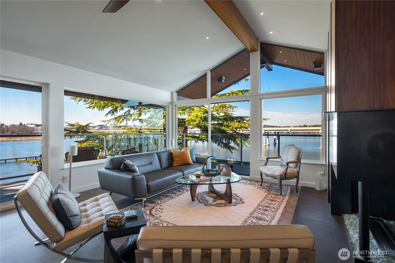 Property Photo:  2501  Canterbury Lane E 410  WA 98112 