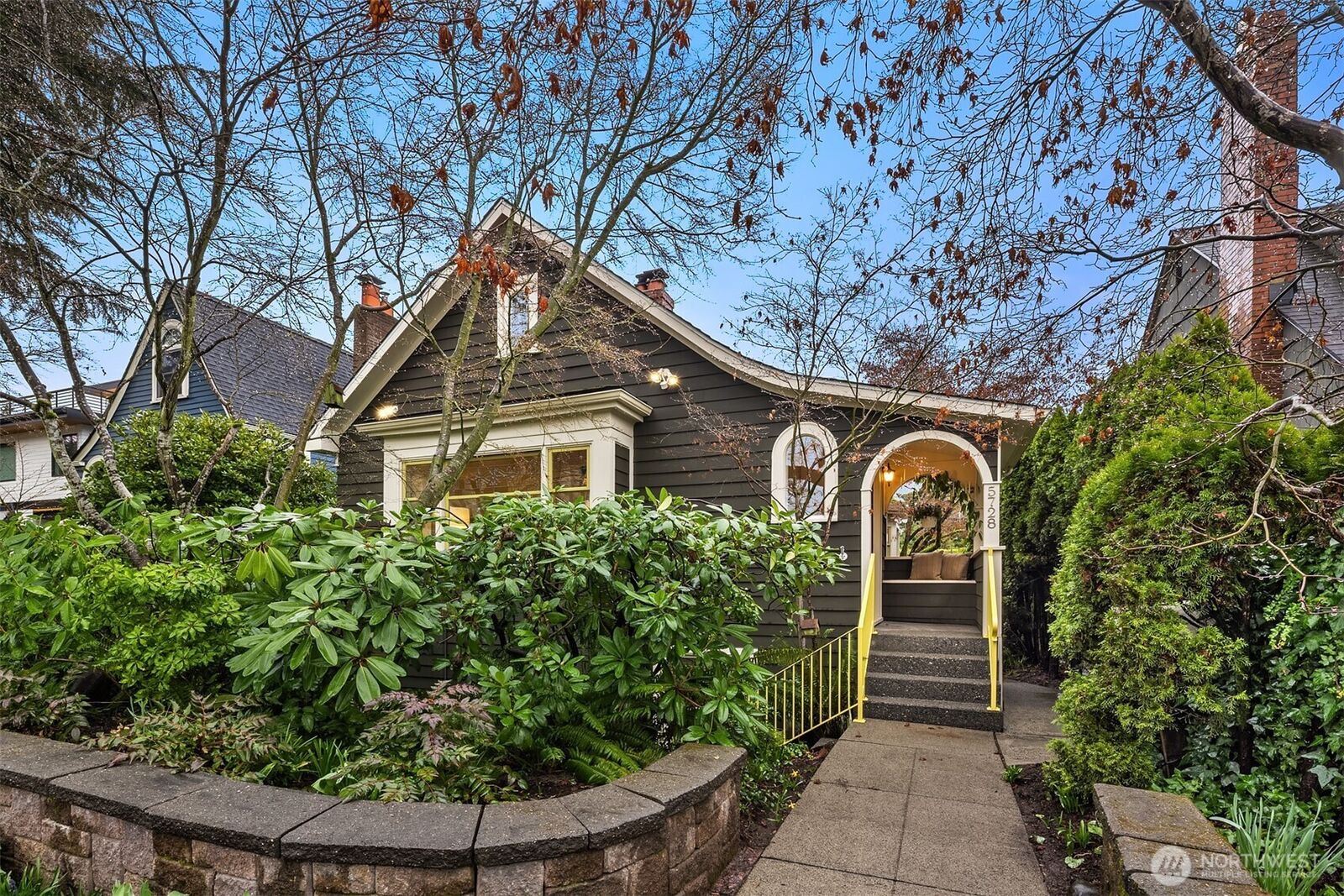 Property Photo:  5728  34th Avenue NE  WA 98105 