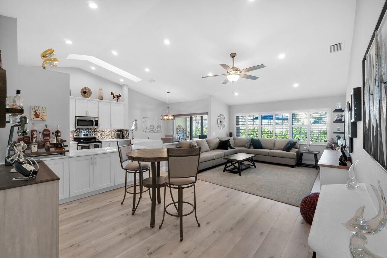 Property Photo:  17215 Boca Club Boulevard 1  FL 33487 