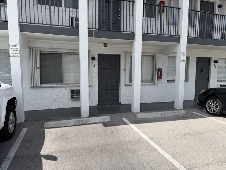 Property Photo:  1812 E Oakland Park Boulevard 33  FL 33306 