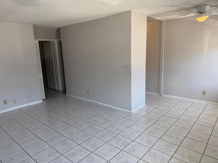 Property Photo:  1812 E Oakland Park Boulevard 33  FL 33306 