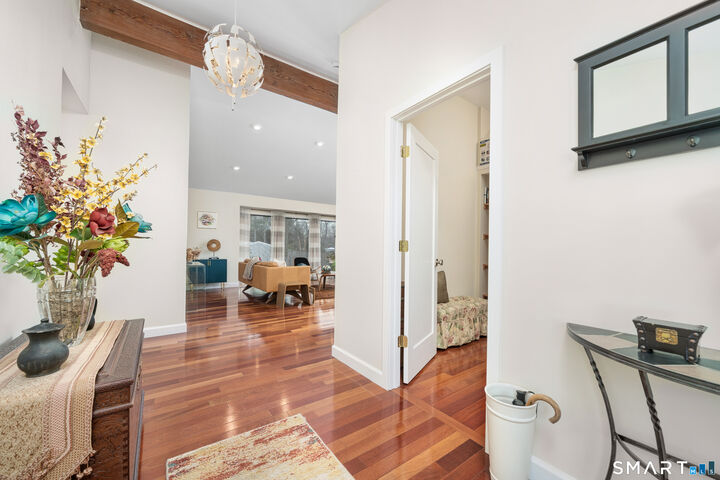 Property Photo:  125 Country Club Road  CT 06001 