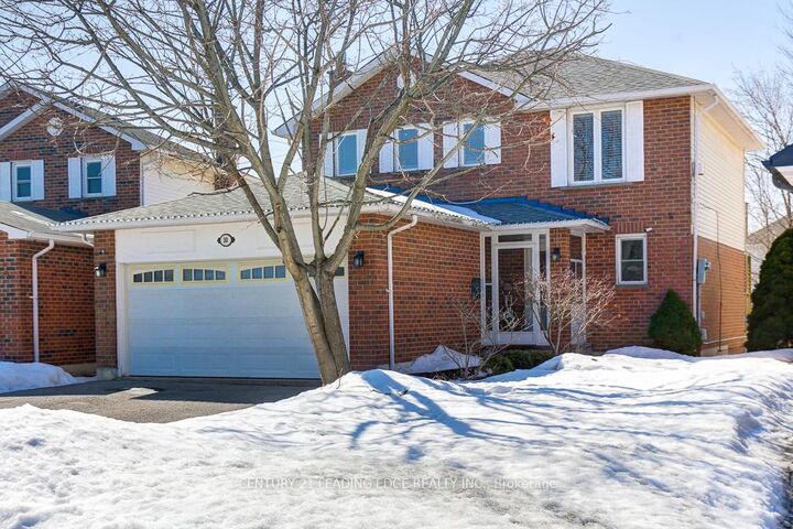 Photo de la propriété:  10 Empson Court  ON L1S 3Y3 