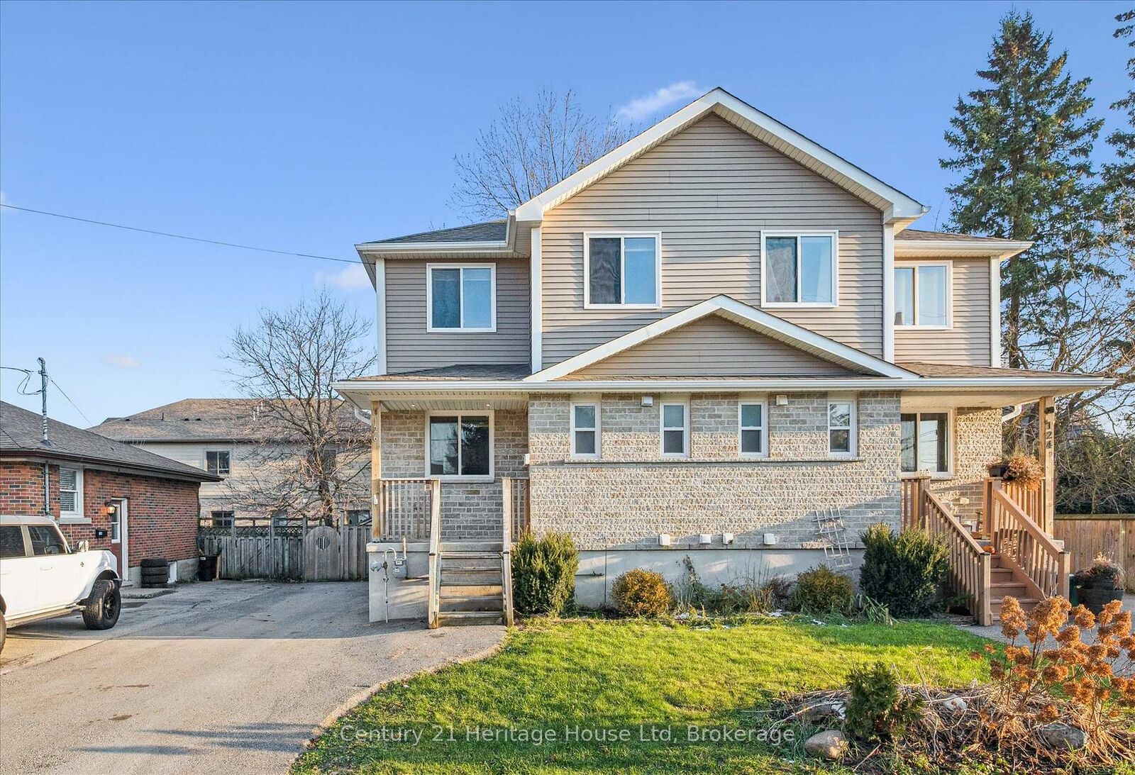 Property Photo:  126 Forfar Street E  ON N1M 1B2 