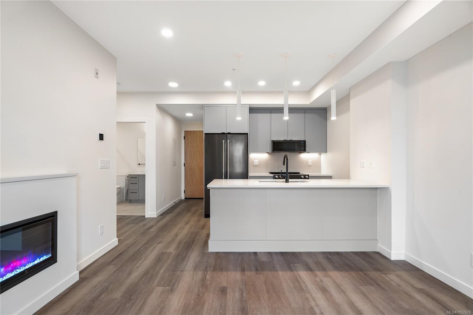 Property Photo:  610 Lampson St 507  BC V9A 0L4 