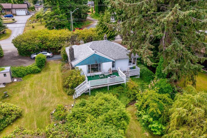 3508 Island Hwy S — photo 1