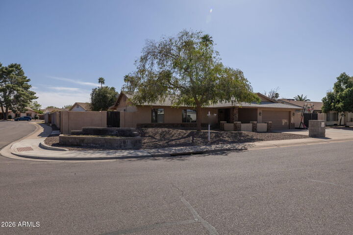 Property Photo:  2901 W Straford Drive  AZ 85224 