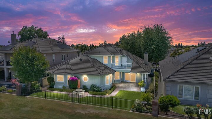 Property Photo:  1904 Wedgemont Place  CA 93311 