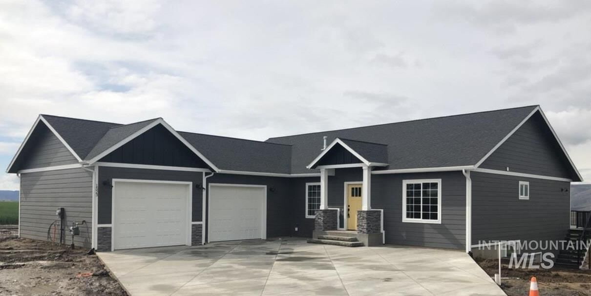 Property Photo:  1747 Yellowstone Court  ID 83501 