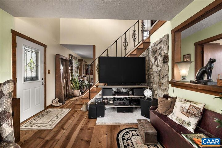 Property Photo:  406 Raccoon Dr  VA 22602 