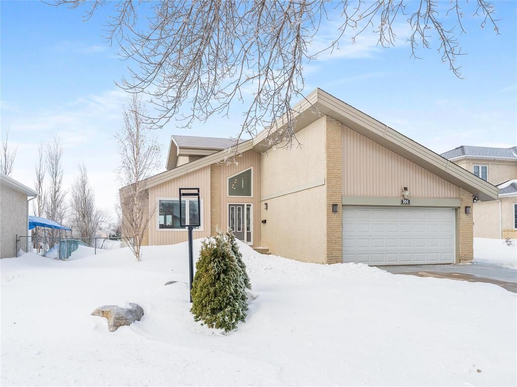 Property Photo:  104 Palms Boulevard  MB R2R 1C4 