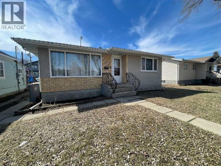 Property Photo:  4813 46 Street  SK S9V 0J6 