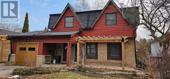 Property Photo: 205 Keewatin Street ON L1H 6Z5