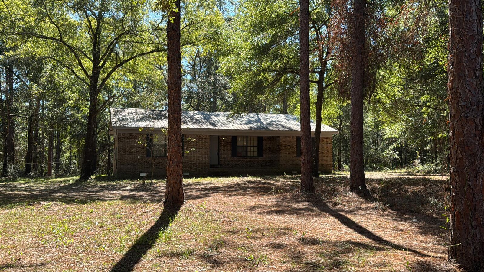 Property Photo: 2928 Aplin Road FL 32539