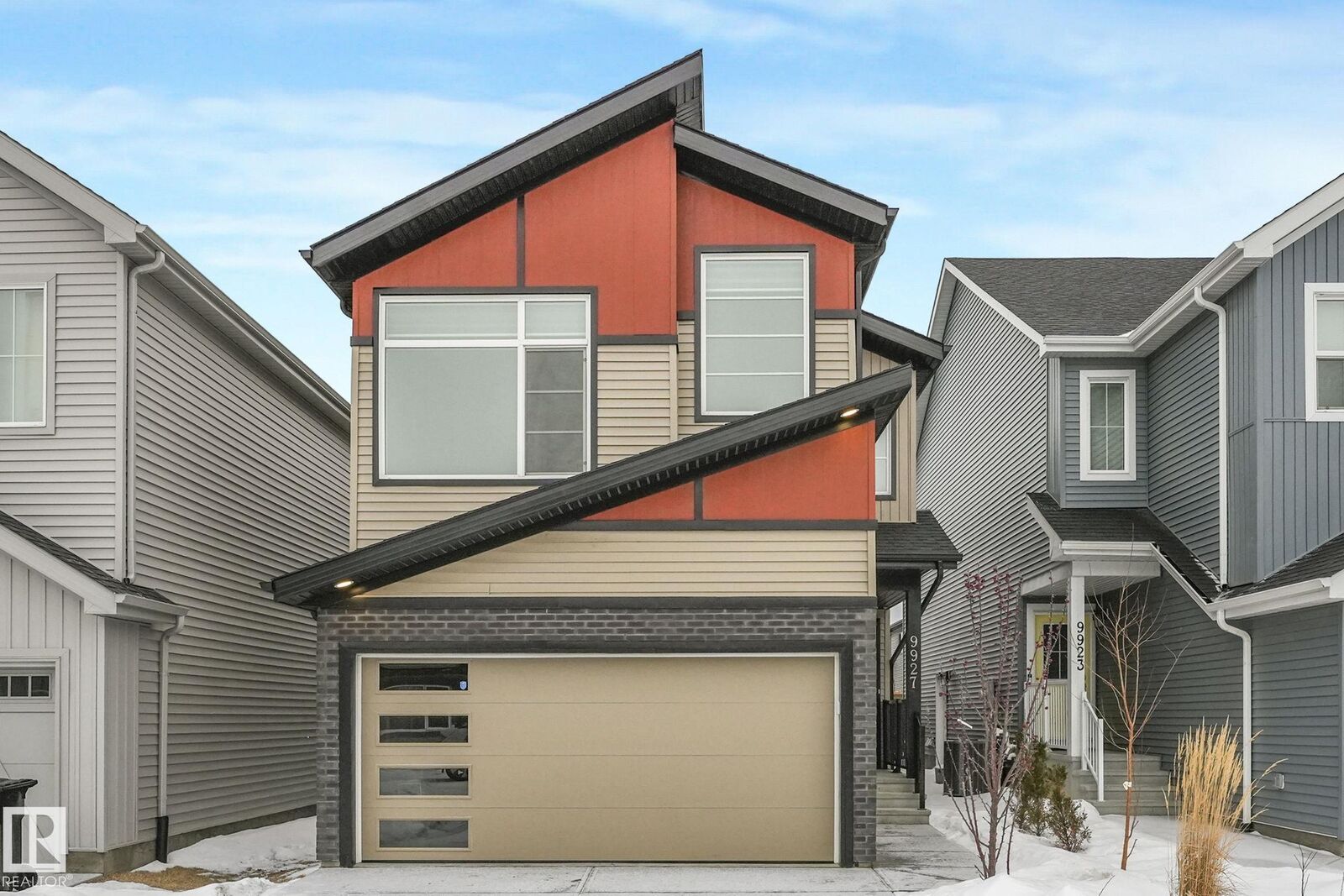 Property Photo:  9927 226 Street NW  AB T5T 7V2 