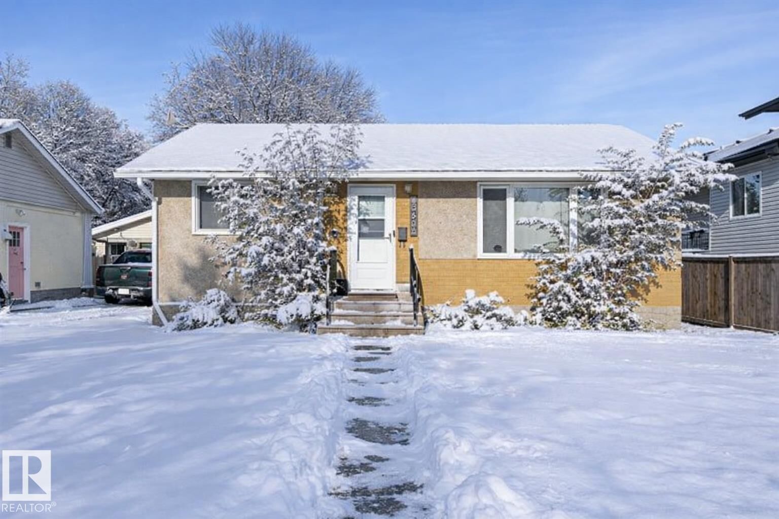 Property Photo:  10505 154 Street NW  AB T5P 2J1 