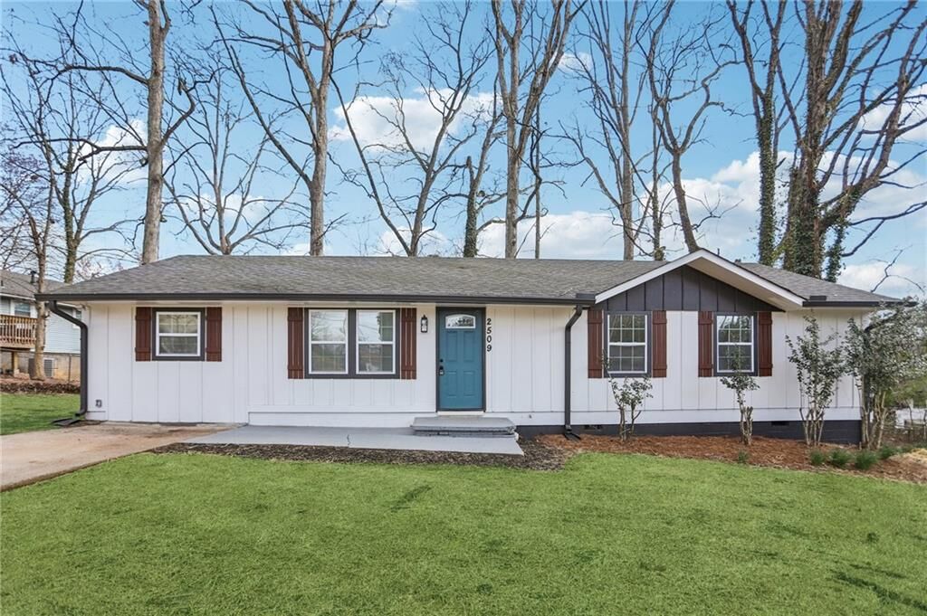 Property Photo:  2509 Bonita Court  GA 30260 