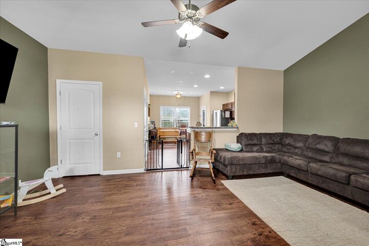 Property Photo:  112 W 3rd Avenue  SC 29640 