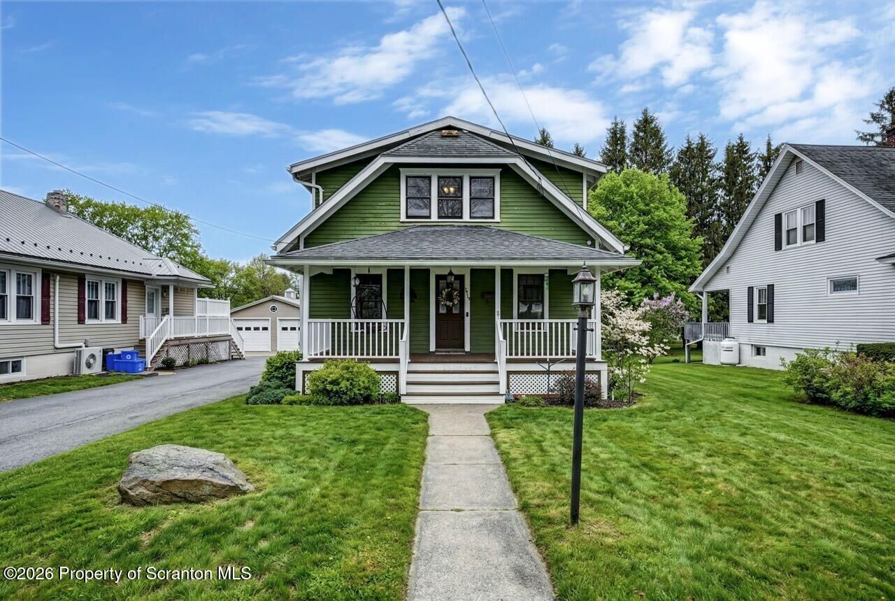 Property Photo:  118 Green Street  PA 18444 