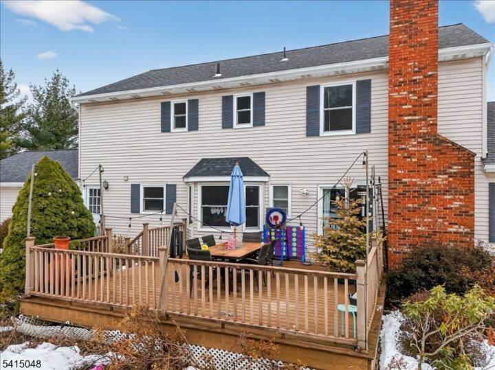 Property Photo:  5 Fisher Ct  NJ 08551 