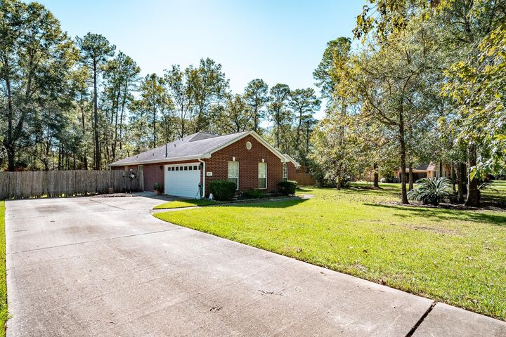 Property Photo:  206 Private Road 635  TX 77535 